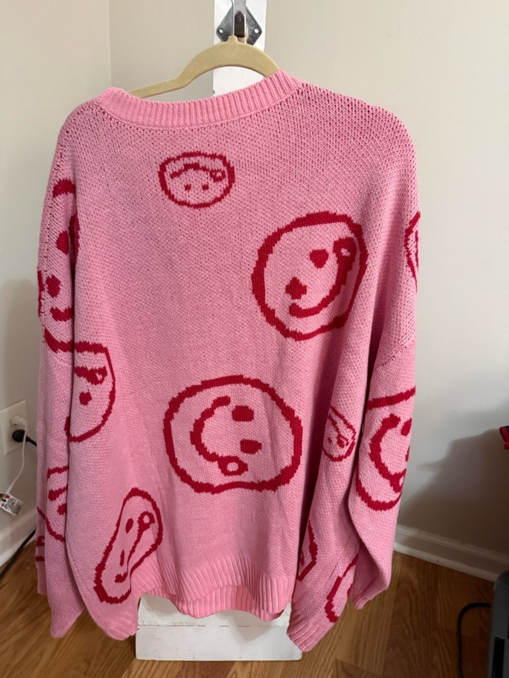 NWT Bloomchic Smiley Face Sweater - Picture 5 of 9